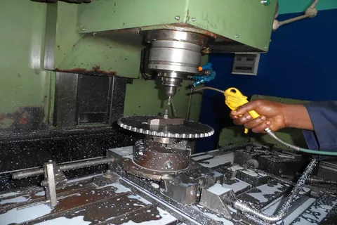 Machine-outil de l’atelier PRECIX SARL à Yopougon