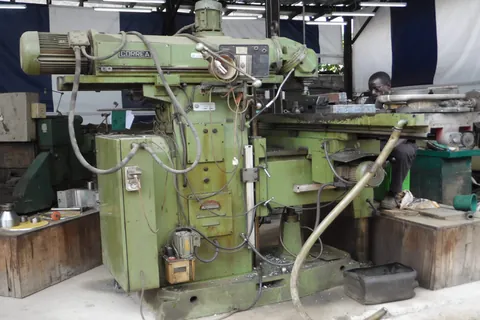 Machine-outil de l’atelier PRECIX SARL à Yopougon