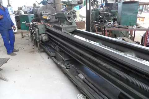 Machine-outil de l’atelier PRECIX SARL à Yopougon