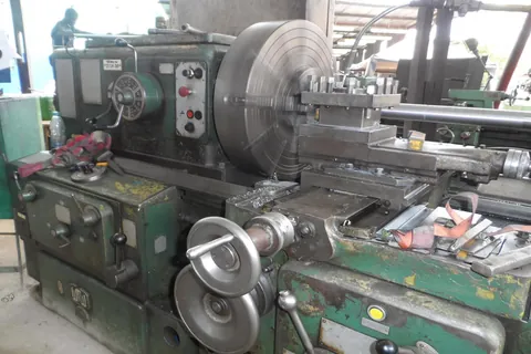 Machine-outil de l’atelier PRECIX SARL à Yopougon