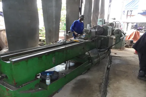 Machine-outil de l’atelier PRECIX SARL à Yopougon