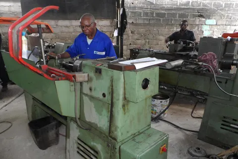 Machine-outil de l’atelier PRECIX SARL à Yopougon